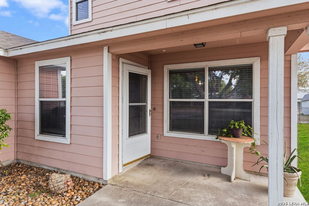 Photo of 527 Roosevelt, Seguin, TX 78155 (MLS # 1954174)