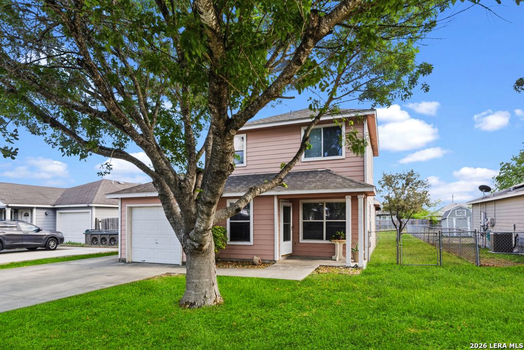 Photo of 527 Roosevelt, Seguin, TX 78155 (MLS # 1954174)