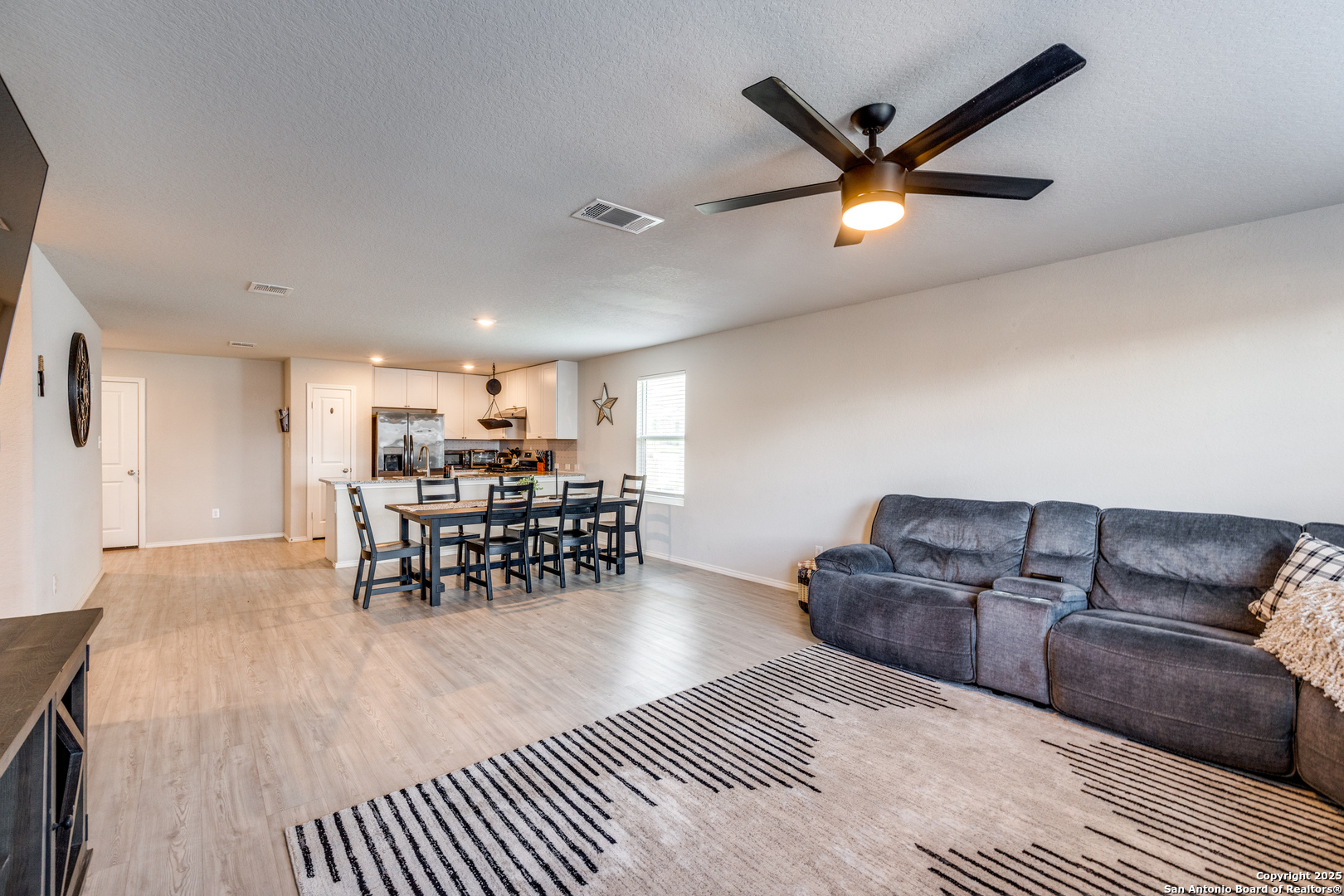 5730 Leisure Cres