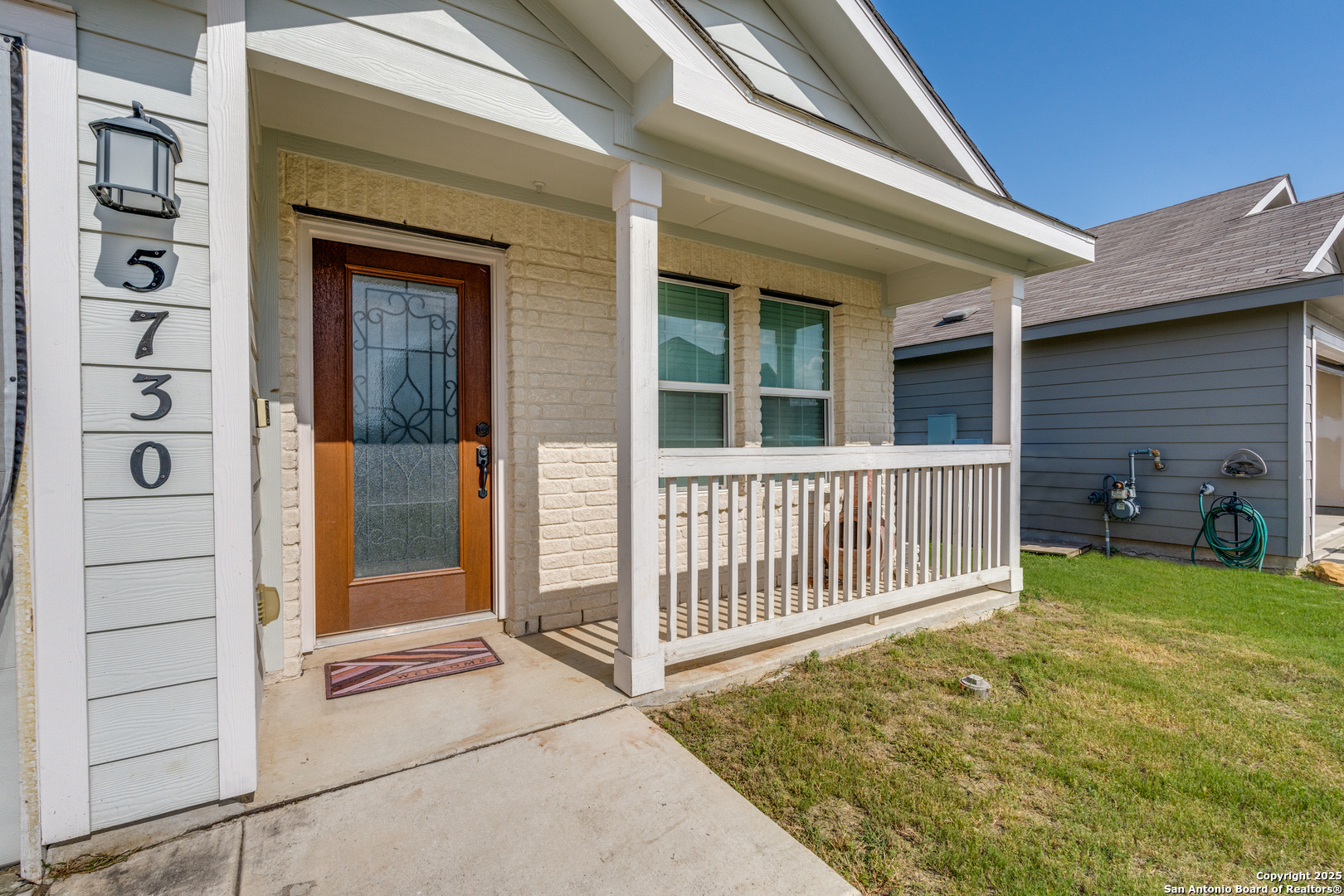 5730 Leisure Cres