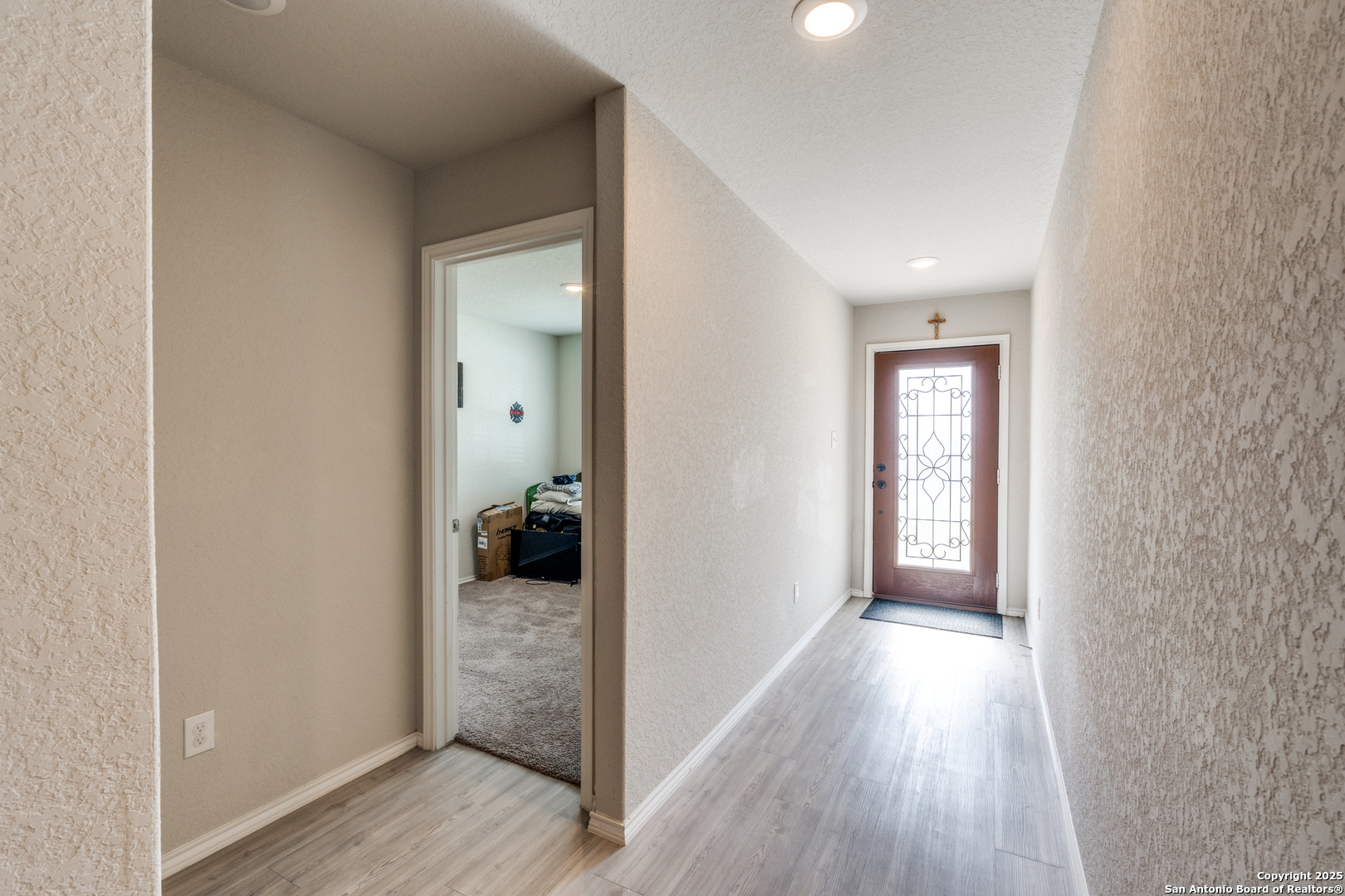 5730 Leisure Cres