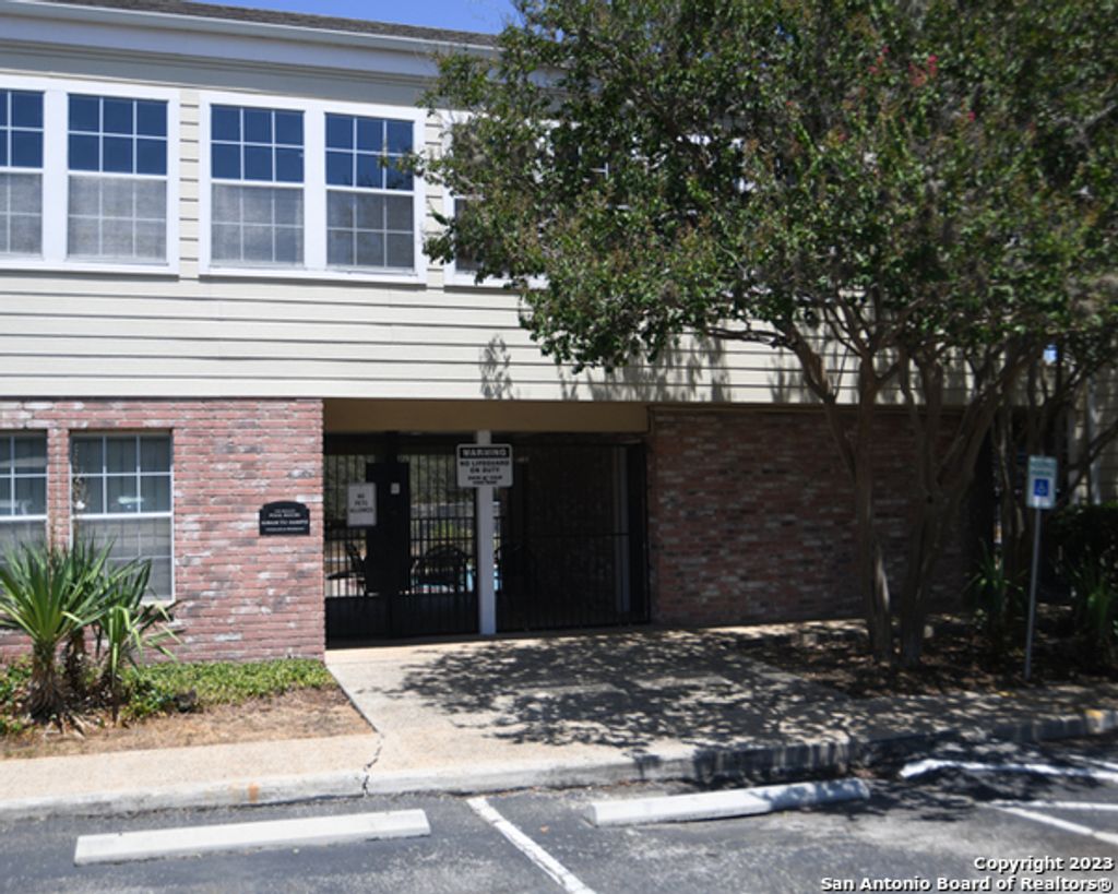 Photo of 11610 VANCE JACKSON RD 506 #506, San Antonio, TX 78230 (MLS # 1990326)