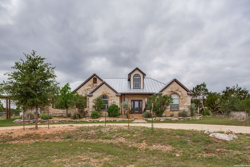 Photo of 106 RIVER MOUNTAIN DR, Boerne, TX 78006 (MLS # 1961125)