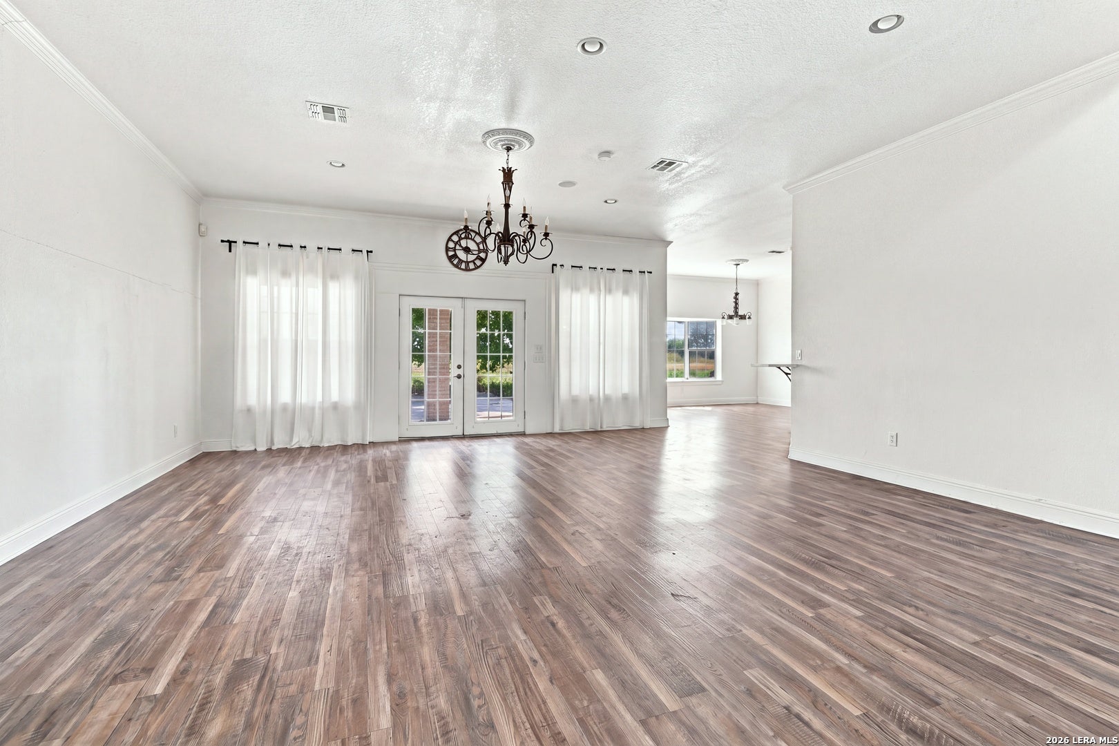 4411 S Santa Clara