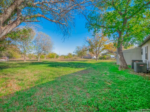 A home in Hondo