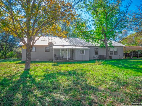 A home in Hondo