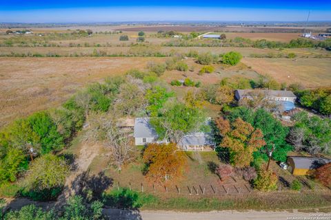 A home in Hondo