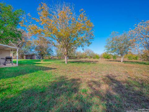 A home in Hondo