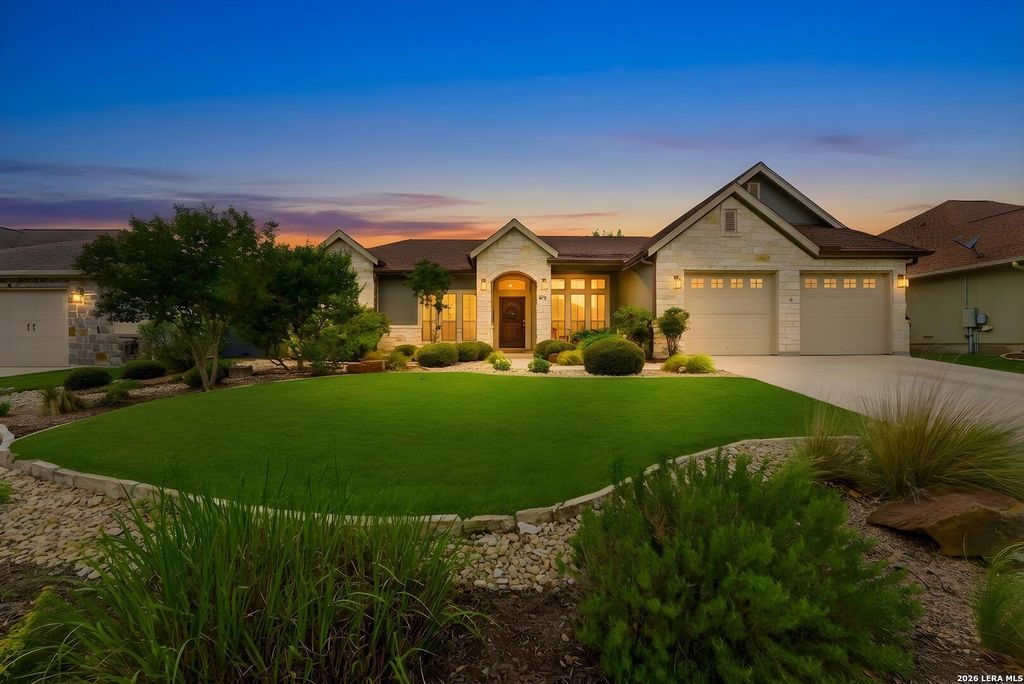 Photo of 429 English Oaks Cir, Boerne, TX 78006 (MLS # 1958529)