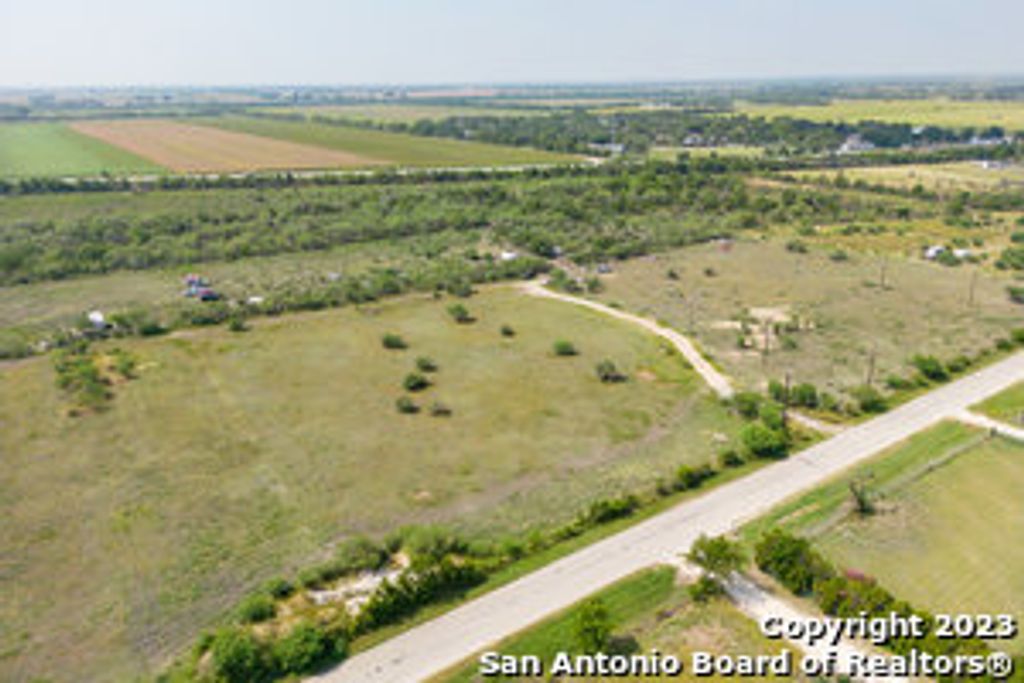 Photo of 670 Country Ln, Cibolo, TX 78108 (MLS # 1849237)