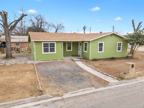 A home in Hondo