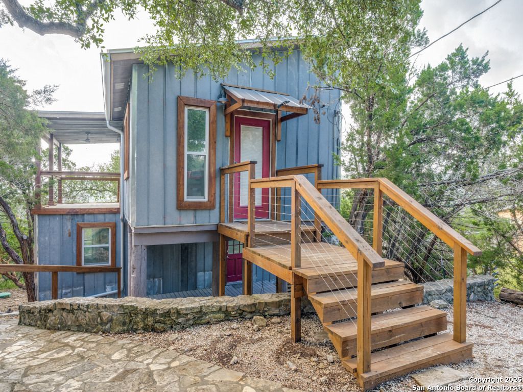 Photo of 238 Ledgeview, Canyon Lake, TX 78133 (MLS # 1883311)