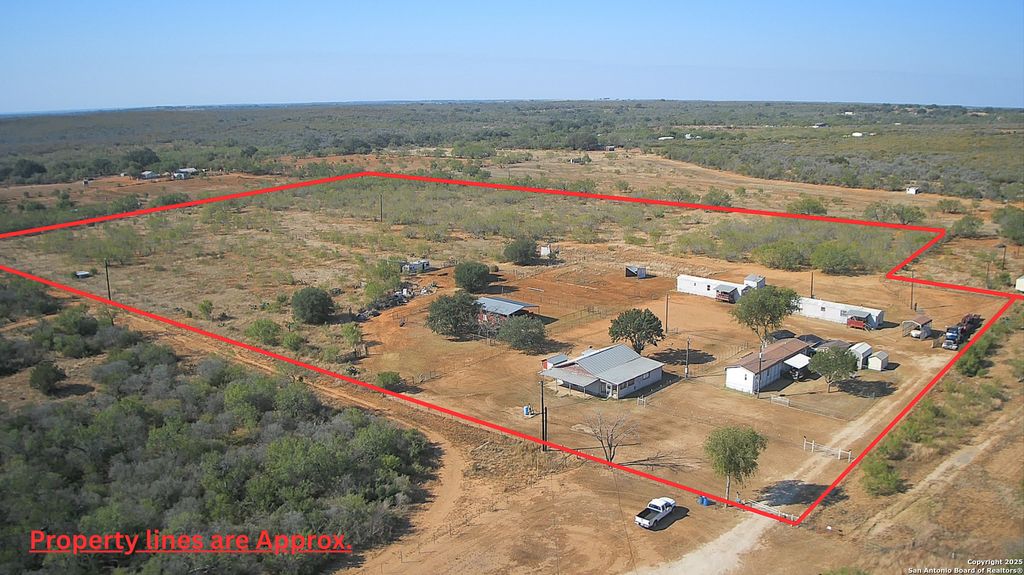 Photo of 179 PR 6624, Devine, TX 78016 (MLS # 1918433)