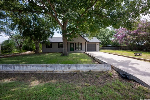 Property photo of 107 Country Ln, Maxwell, TX 78656