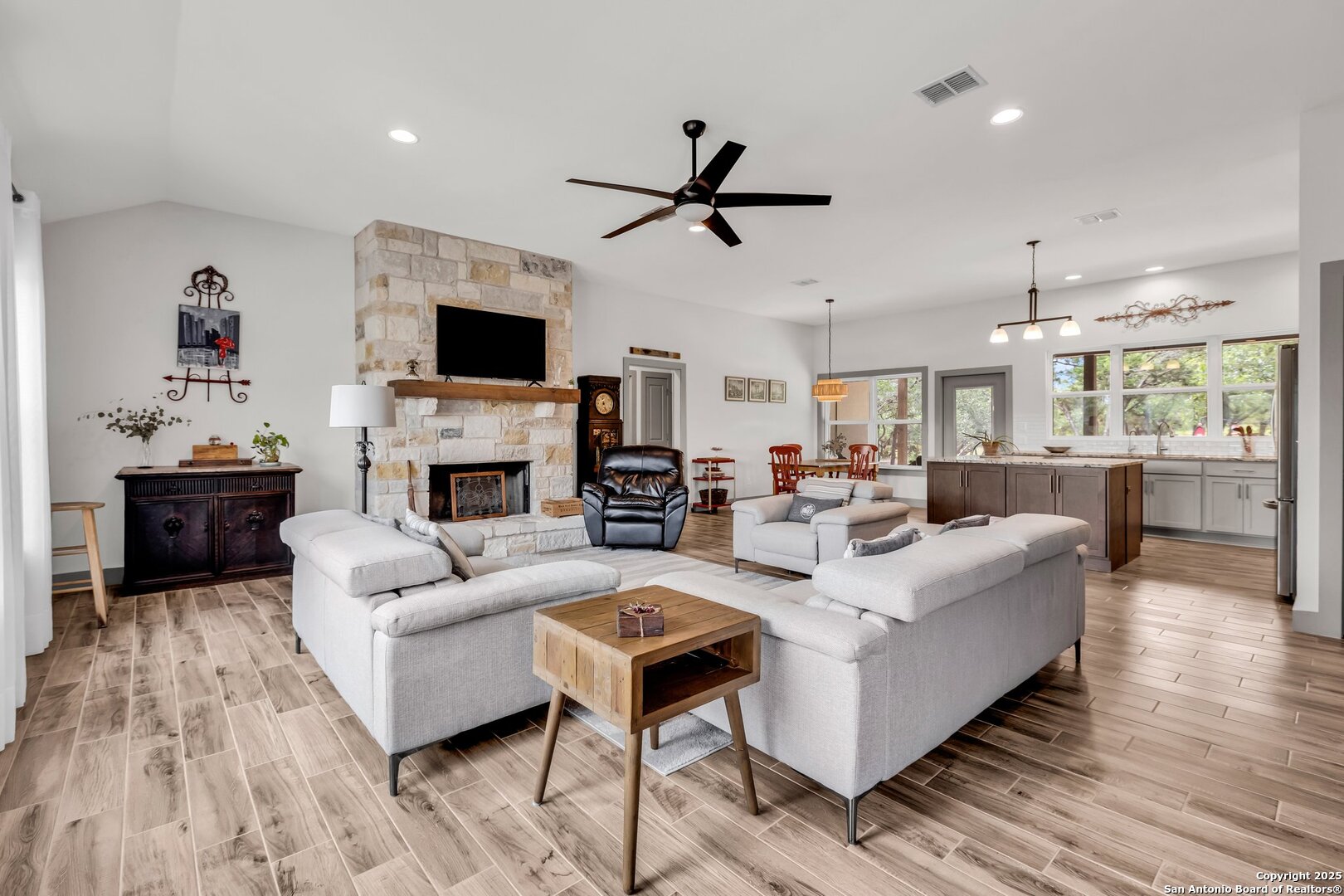 1396 Heritage Hill