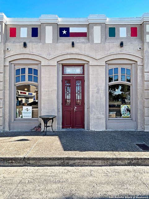 211 W Bowie Beeville TX 78102