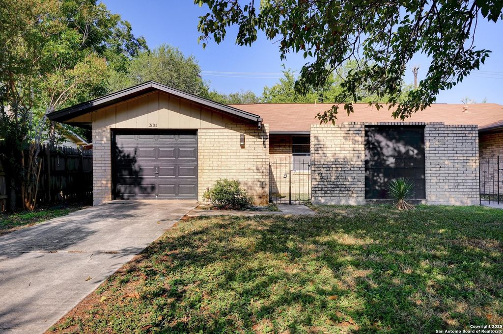 Photo of 2105 Darwin Dr, San Antonio, TX 78228 (MLS # 1898121)