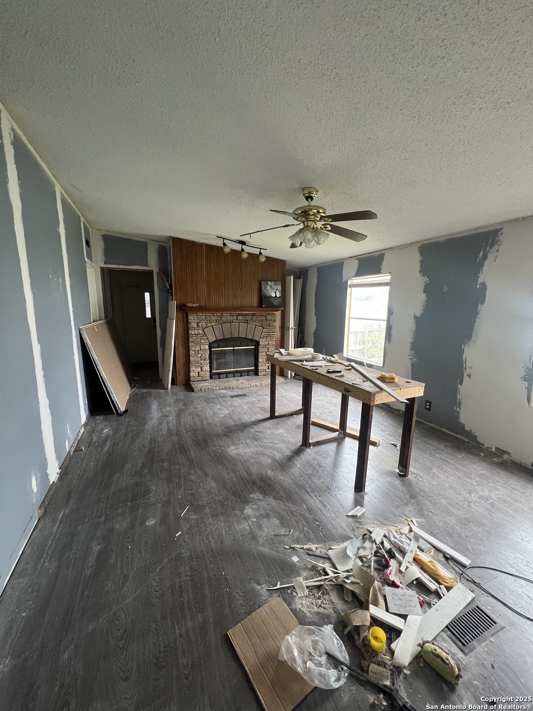 Search 370 County Road 347