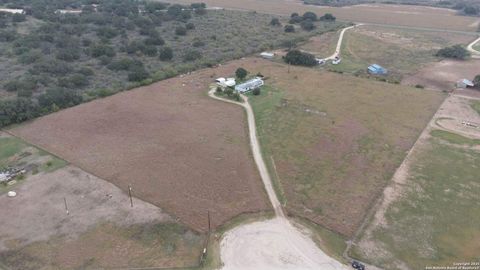 Search 370 County Road 347 Hondo TX 78861