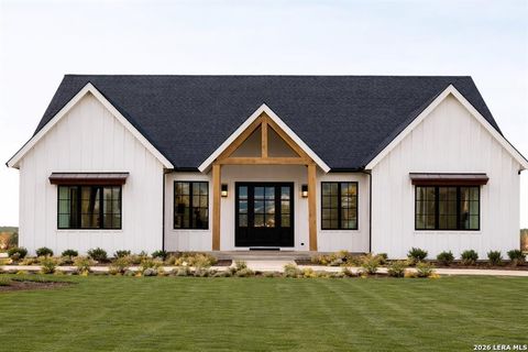 125 Syrah St La Vernia TX 78121