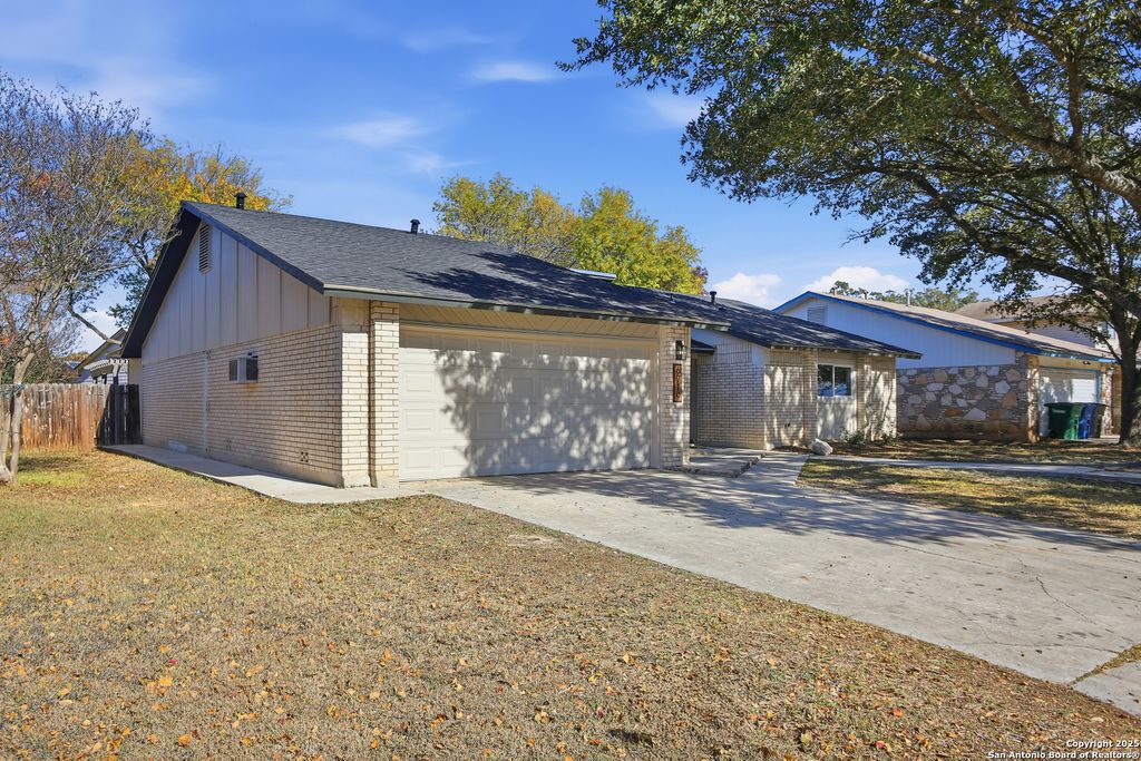 Photo of 6719 Country Field, San Antonio, TX 78240 (MLS # 1929670)