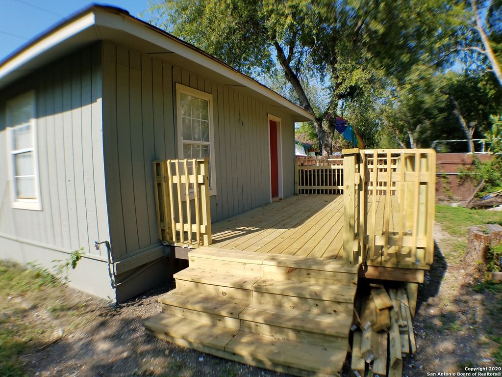 Photo of 5019 HEMPHILL DR, San Antonio, TX 78228 (MLS # 1970223)