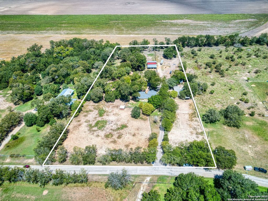 Photo of 530 Buerger, Seguin, TX 78155 (MLS # 1898087)