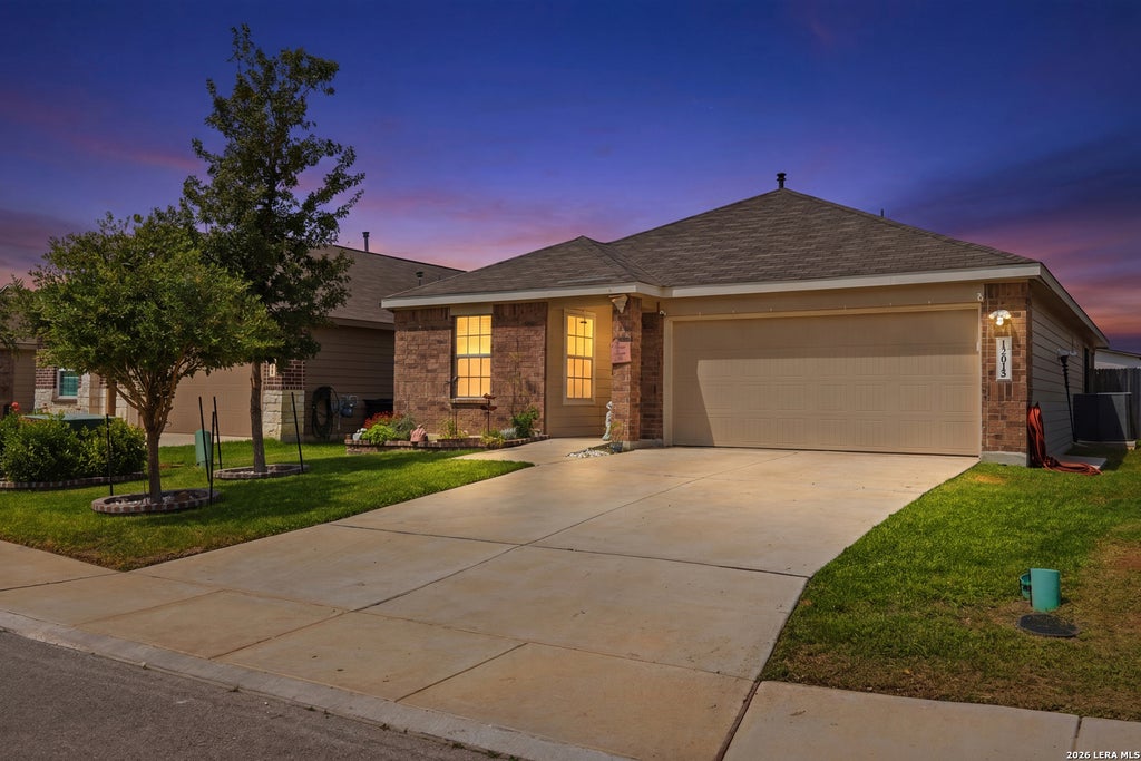 Photo of 12015 Pewee Ct, San Antonio, TX 78221 (MLS # 1990979)