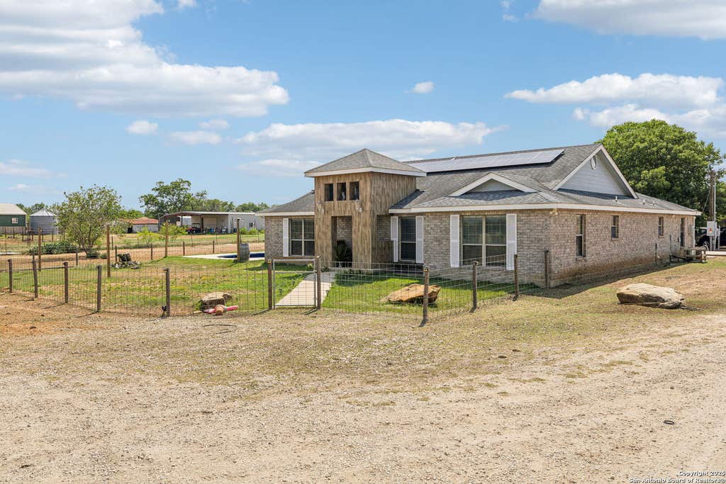 Photo of 2355 Stuart Rd, Adkins, TX 78101 (MLS # 1878166)