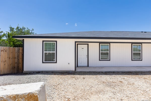 1006 COUNTY ROAD 4516, CASTROVILLE, TX 78009 - Image 6aee8547daf3bd093167dfdaf615eacb/1666992839