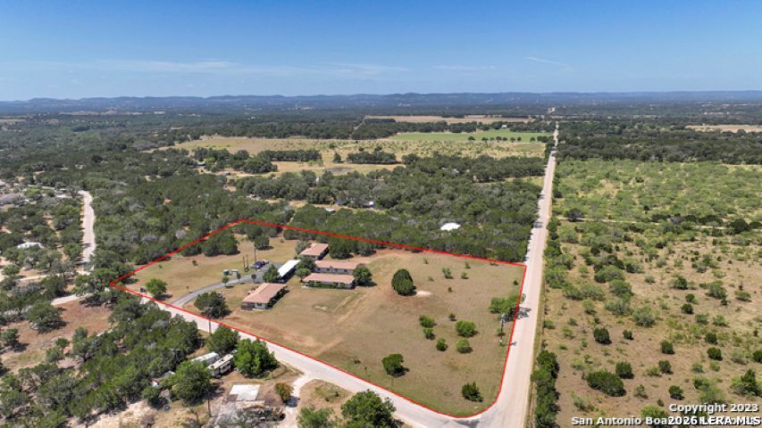 Photo 1 of 20 — 182 Joiner Dr, Bandera, TX 78003