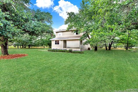 A home in Floresville