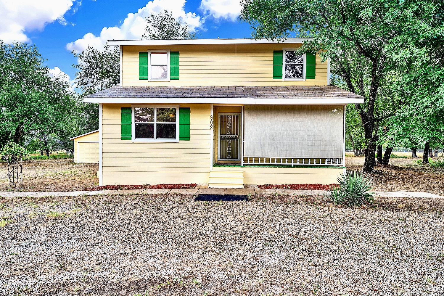 View Floresville, TX 78114 house