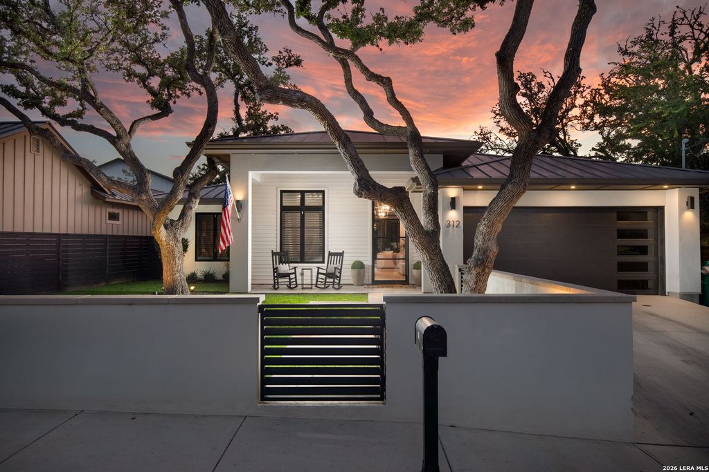 Photo of 312 Frey St, Boerne, TX 78006 (MLS # 1954519)