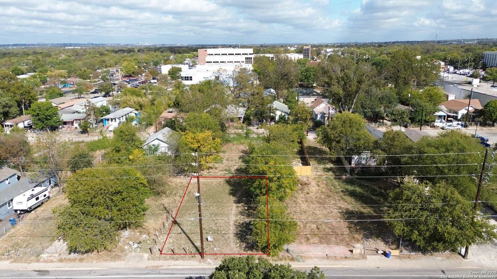 Photo of 2525 Guadalupe St, San Antonio, TX 78207 (MLS # 1840967)