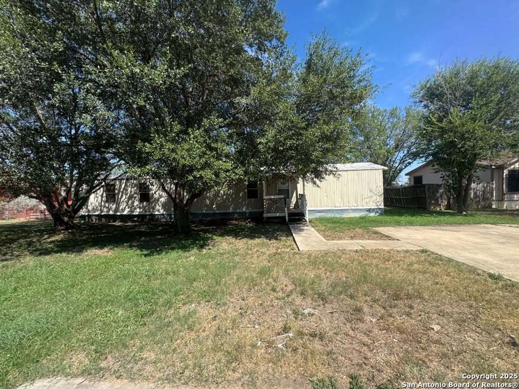 Photo of 2907 Southern Breeze, Hondo, TX 78861 (MLS # 1923113)
