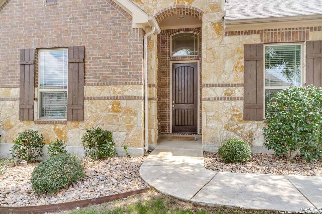 Photo of 233 Branson Falls, Boerne, TX 78006 (MLS # 1915927)