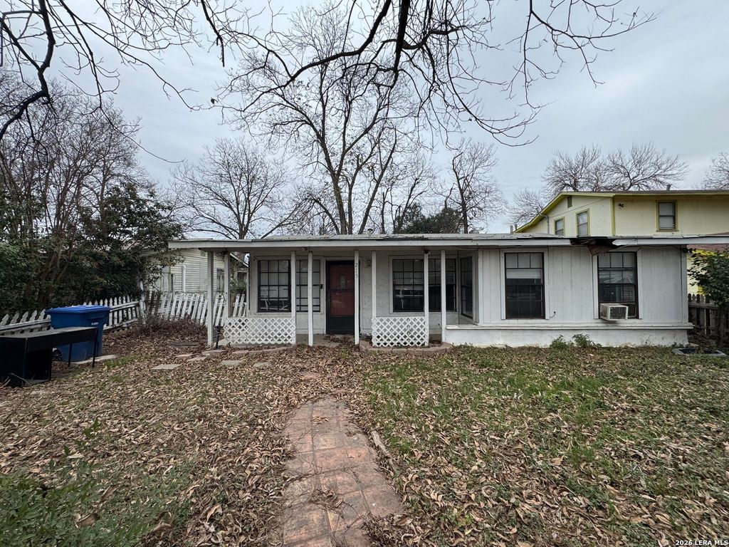 Photo of 215 W Bedford, San Antonio, TX 78226 (MLS # 1951082)