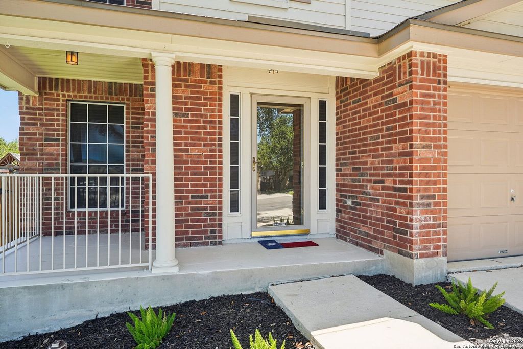 Photo of 614 Granite Cliff, San Antonio, TX 78251 (MLS # 1929497)