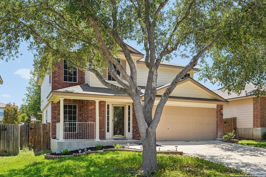 Photo of 614 Granite Cliff, San Antonio, TX 78251 (MLS # 1929497)