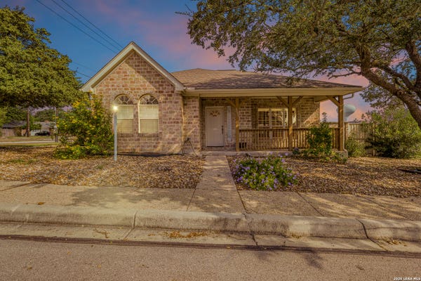 5903 Brook Fls, Windcrest, TX, 78239