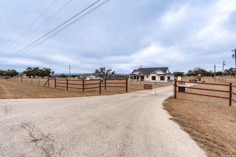 Photo of 33 Greco Bend, Boerne, TX 78006 (MLS # 1939087)