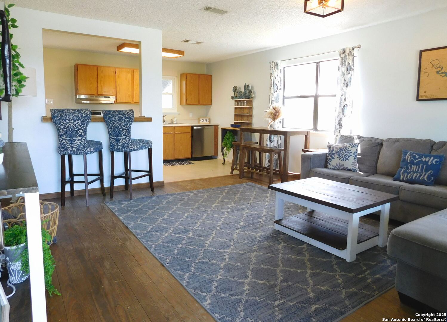 310 Riviera Dr