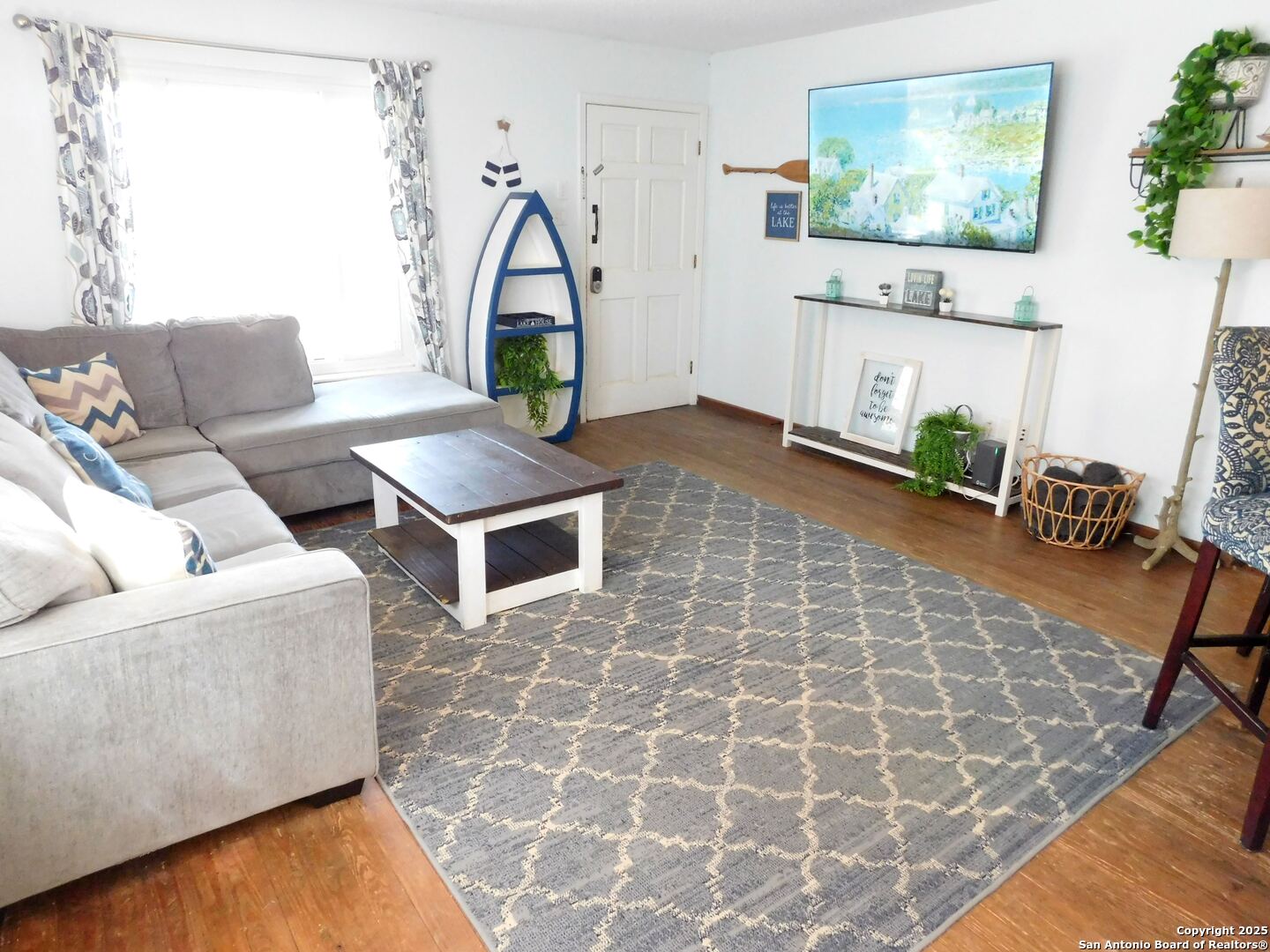 310 Riviera Dr