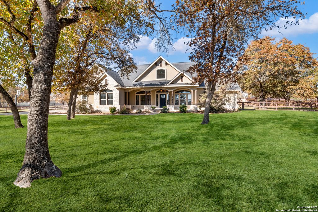 Photo of 112 Elk Run, La Vernia, TX 78121 (MLS # 1929552)