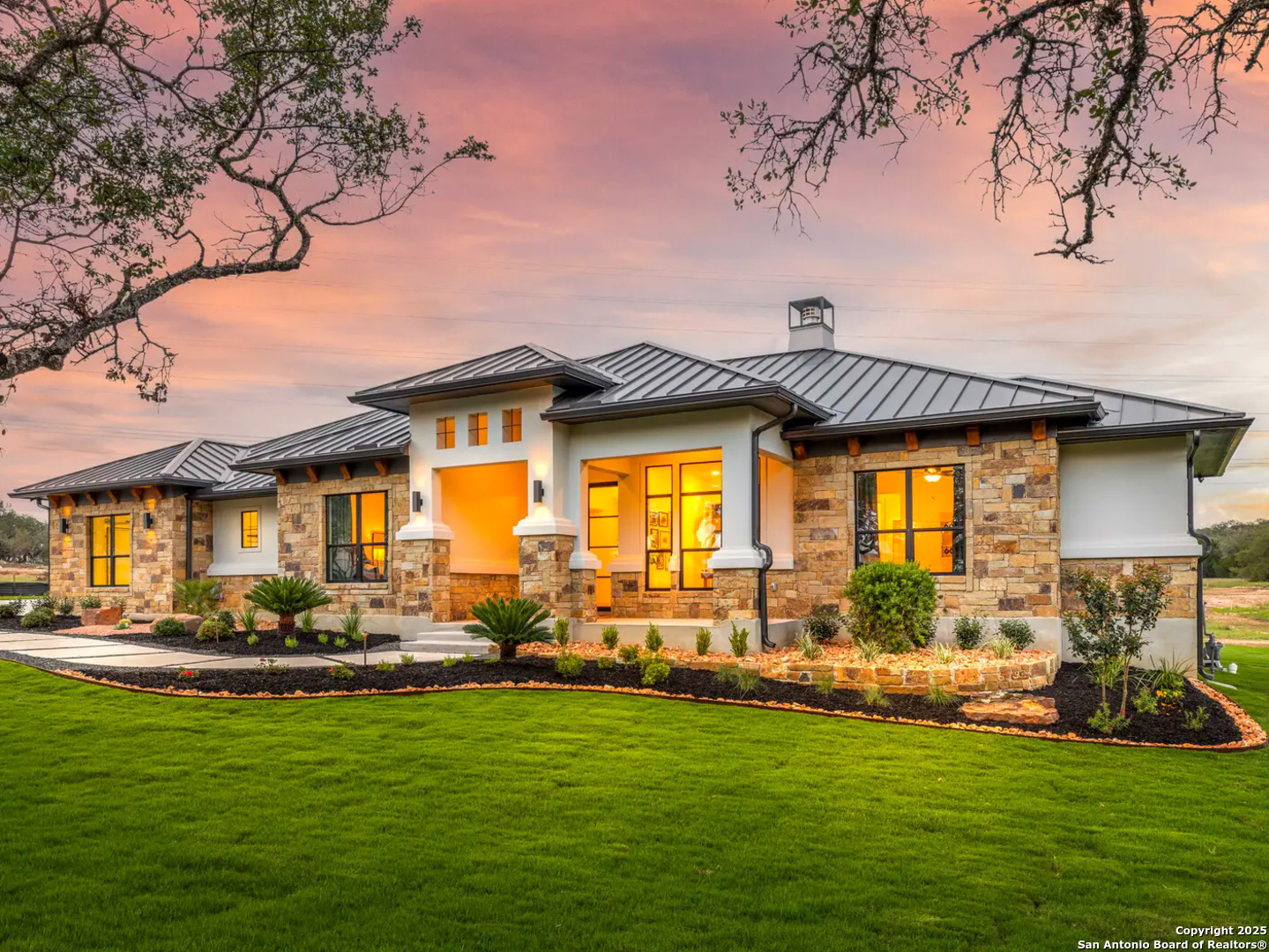 1217 RIO CENTRAL DR