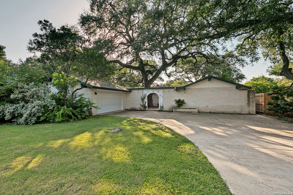 Photo of 3315 Litchfield St, San Antonio, TX 78230 (MLS # 2003203)