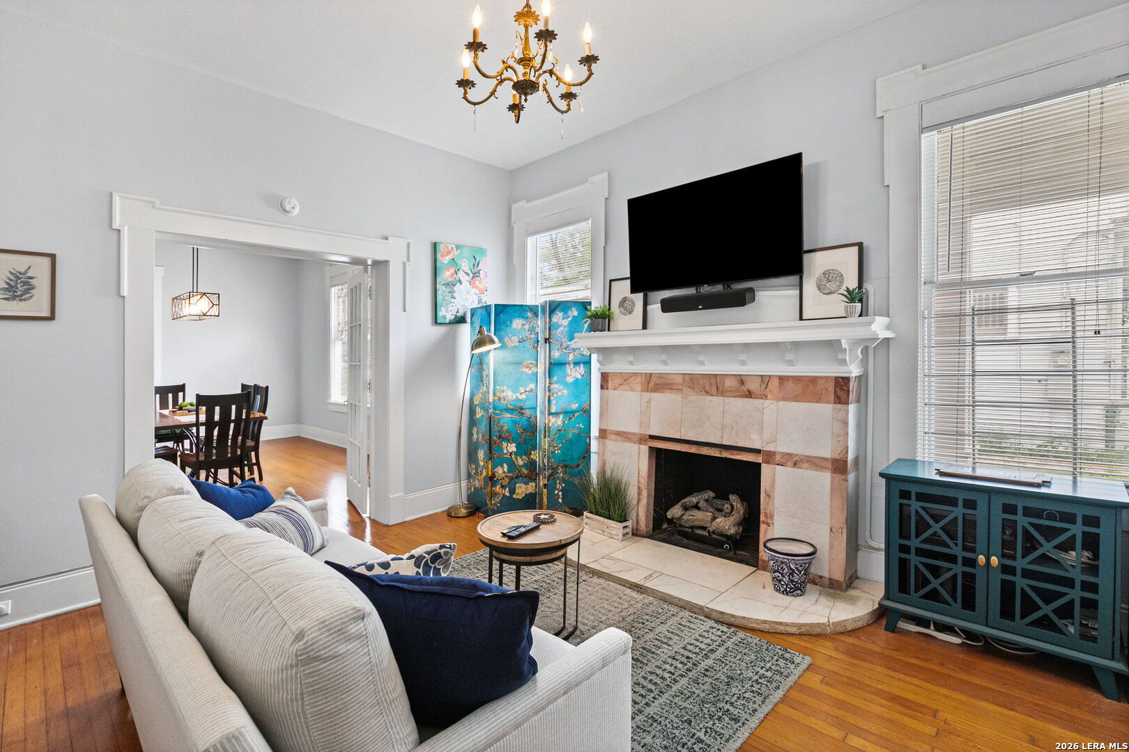 525 W MAGNOLIA AVE