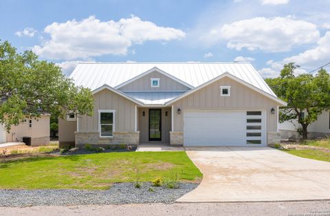 A home in Blanco