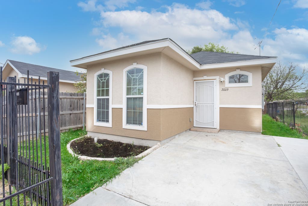 Photo of 2009 COLIMA ST, San Antonio, TX 78207 (MLS # 2003662)